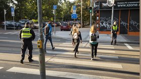 Po letní pauze budou pražští strážníci na přechodech opět dohlížet na bezpečnost dětí