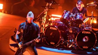 Metallica v Praze překvapila. Poslechněte si, jak rockeři zahráli Jožina z bažin od Ivana Mládka
