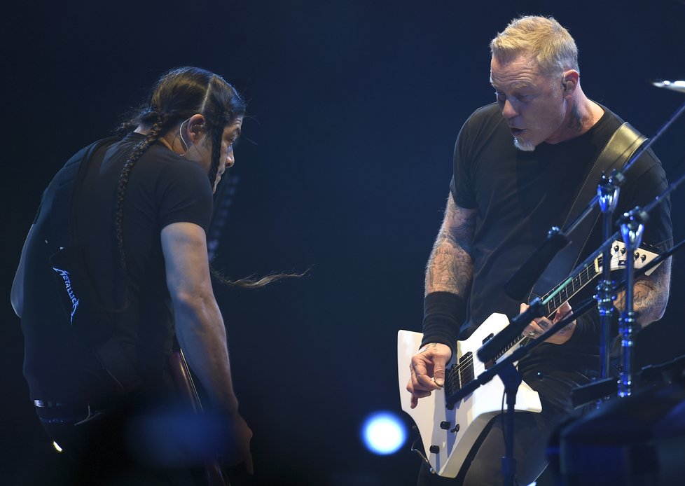 Metallica zahrála v Praze 2. dubna. Překvapila písní Jožin z bažin.