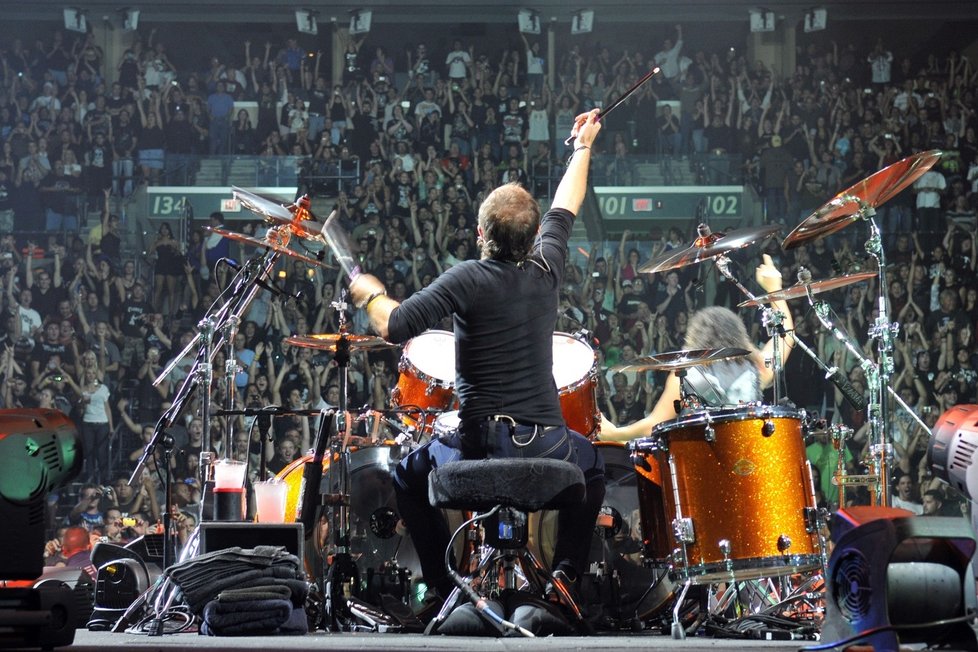 Metallica při koncertě v Edenu.