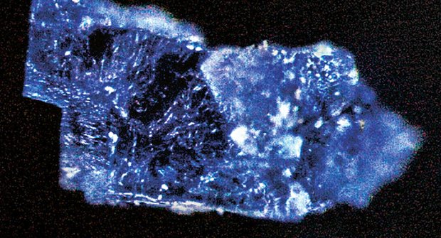 Modré krystaly: Překvapení v meteoritech