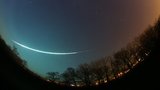 Výjimečný víkend na nebi: Oblohu ozáří meteority i pravá „vánoční“ kometa
