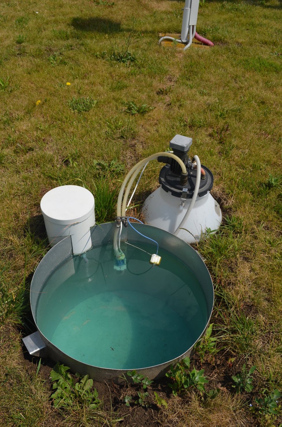 Výparoměr – měří rychlost vypařování vody.