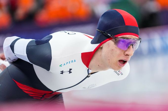 Jílek zahájil sezonu druhým místem a národním rekordem na 5000 metrů. Sáblíková mimo pódium Jílek zahájil sezonu druhým místem a národním rekordem na 5000 metrů. Sáblíková mimo pódium