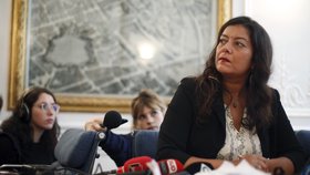 Pařížský soud 25.9.2019 odsoudil iniciátorku kampaně MeToo ve Francii Sandru Mullerovou