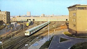 Kromě samotného metra už v květnu 1974 fungovalo i depo Kačerov, stejně jako tehdy, i dnes se tu udržuje vozový park.
