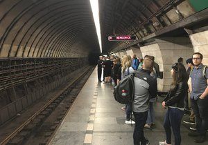 Od úterý nestaví metro na nástupišti metra A Muzeum směrem do Depa Hostivař. Příští rok se práce přesunou na druhou stranu.