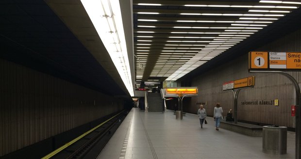 Stanice metra B Smíchovské nádraží
