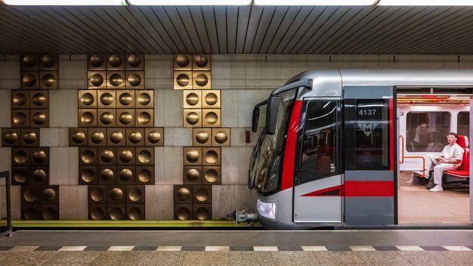 Od soboty 4. července se cestující v Praze musí připravit na dočasné přerušení provozu na lince metra C. Od soboty 4. července se cestující v Praze musí připravit na dočasné přerušení provozu na lince metra C.