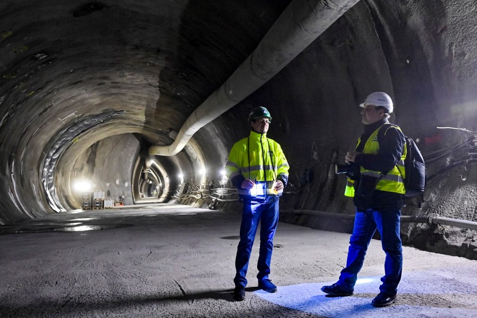 Novináři si mohli 19. ledna 2022 v Praze na Pankráci prohlédnout dvě místa, ve kterých skončil geologický průzkum stavby trasy metra D, který vyšel na zhruba 1,82 miliardy Kč.