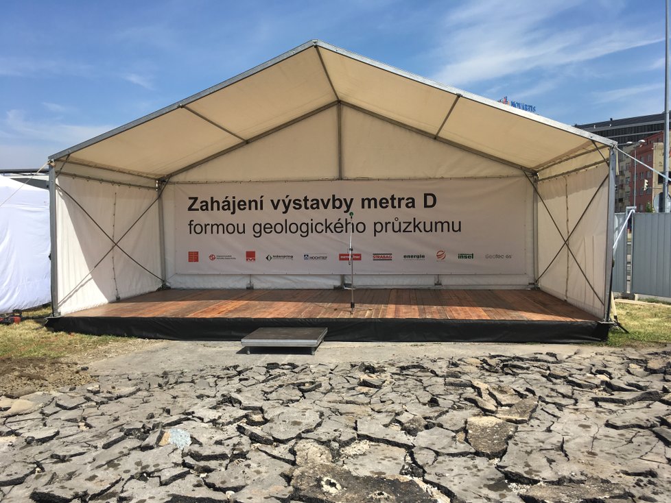 Zahájení geologického průzkumu a zároveň výstavby metra D v Praze.