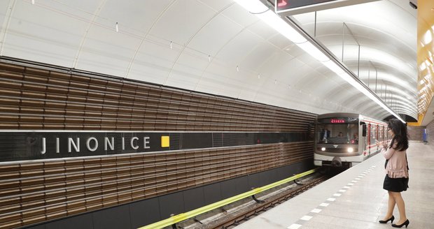 Metro opět zastavuje v Jinonicích. Stanici pražský dopravní podnik nechal 
