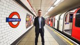 Metro v Londýně začíná o víkendu jezdit přes celou noc. Praha to zavrhla