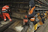Co se děje v tunelech během výluky metra? Dopravní podnik odhalil své útroby