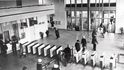 Od zahájení provozu až do roku 1985 museli cestující na stanici Kačerov procházet turnikety, ve kterých se platilo jízdné. První jízdenky v roce 1974 stály 1 Kčs.