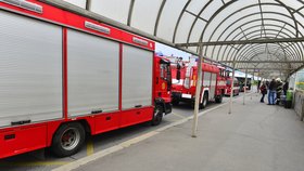 Sebevražda ženy v Praze: K metru ve Stodůlkách se sjeli i hasiči