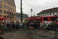 V Praze skočil pod metro opilý mladík: Jeho kamarád ho zachránil před bolestivou smrtí