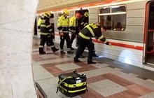 Muže napadl a shodil pod metro! Násilník (17) si odsedí...
