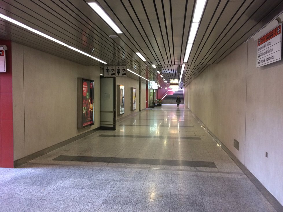 Stanice metra A Nádraží Veleslavín