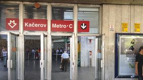 Metro nepojede mezi stanicemi Pražského povstání a Kačerov.