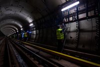 Šílená noc v pražském metru: Srážka s údržbářem a chvíli na to sebevrah. Tělo našli bez hlavy!