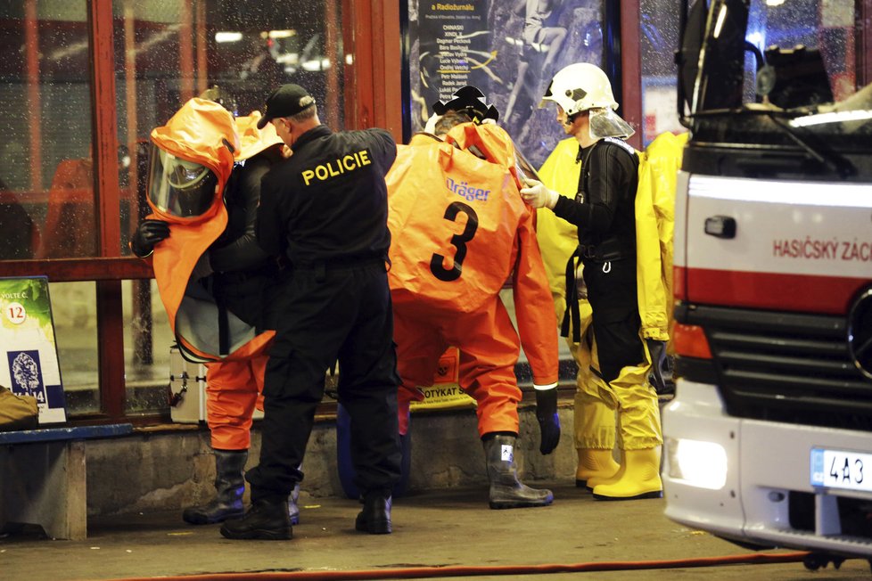 Na pražské metro dnes v noci cvičně zaútočili teroristé