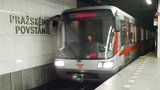Týdenní omezení provozu metra C začalo: Mezi Pražského povstání a Kačerovem vozí cestující autobusy
