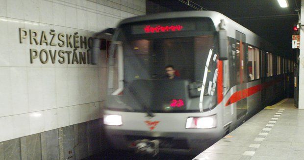 Metro nepojede mezi stanicemi Pražského povstání a Kačerov.