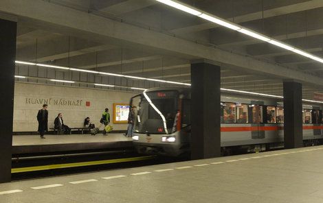 Metro zastávka Hlavní nádraží.