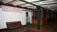 Budapešťské metro: Linka číslo jedna budapešťského metra byla zkompletována v roce 1896, což z ní činí nejstarší metro kontinentální Evropy. Původní pětikilometrová linka vedla z náměstí Vörösmarty k termálním lázním Széchenyi. Několik stanic na této lince si dodnes zachovává původní architektonická řešení, což linku číslo jedna přivedlo v roce 2002 na list Světového dědictví UNESCO.