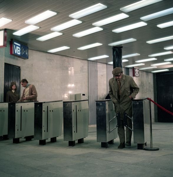 Fotograf Josef Váša pořídil pro Dopravní podnik také tento propagační snímek na téma: Když nezaplatíte, turniket vás nevpustí do metra.