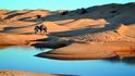 U Ztraceného jezera: z písku vyvěrající horký pramen je jeden ze zázraků pouště