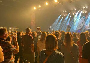 Úvodní koncert Metronome Prague festivalu 2023. Na pódiu vystoupil ukrajinský sbor Queens Orchestra s Davidem Kollerem. (21. červen 2023)