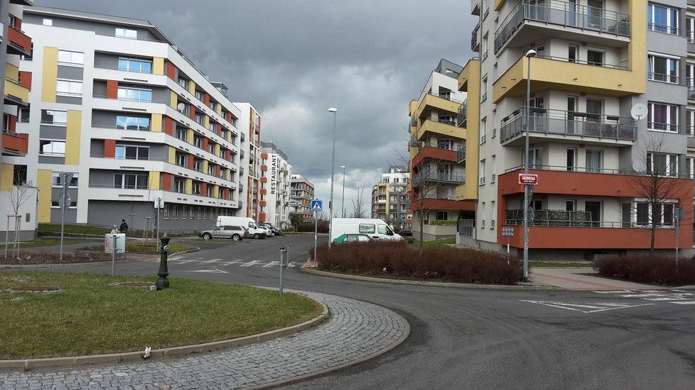 Podle developera projektu Central Group není sídliště na autobusovou dopravu stavěno.