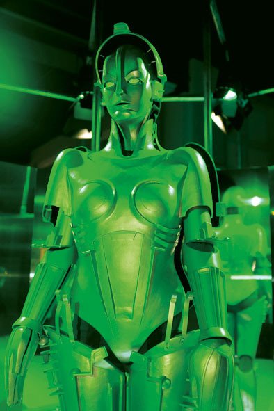První robot - žena se objevil ve filmu Metropolis