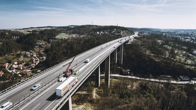 Téměř půlkilometrový most Vysočina u Velkého Meziříčí, největší na dálnici D1, před rozsáhlou rekonstrukcí.