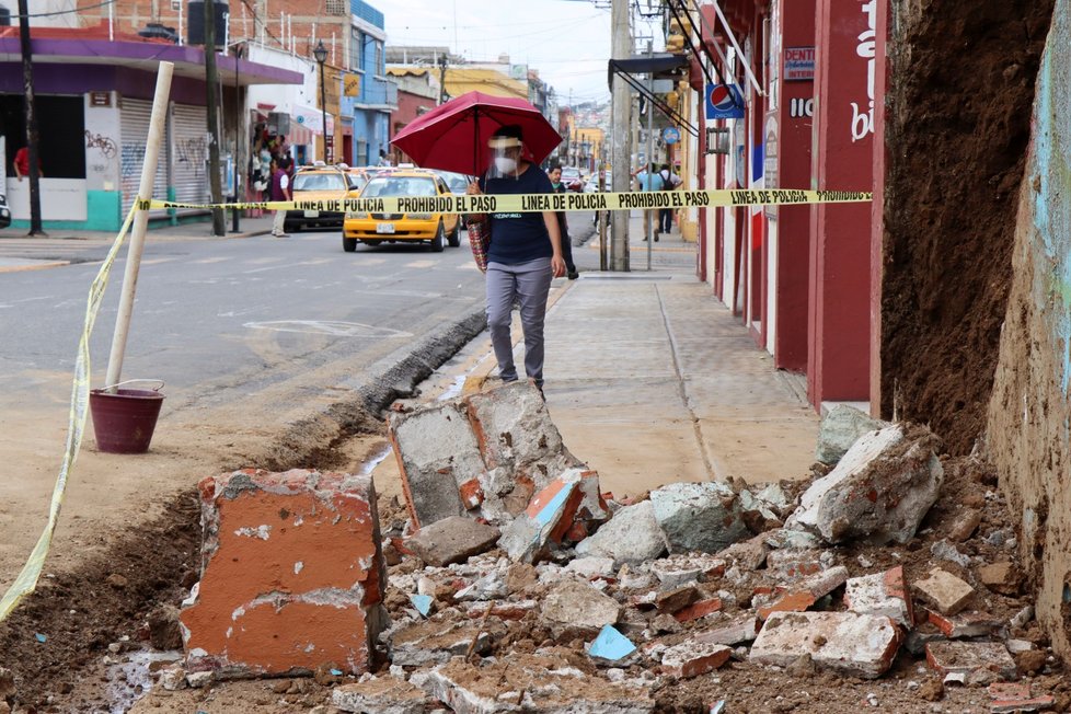 Jižní část Mexika zasáhlo zemětřesení, které mělo podle americké geologické služby USGS sílu 7,7 stupně. (23. 6. 2020)