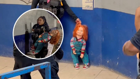 Mexická policie zadržela panenku Chucky.