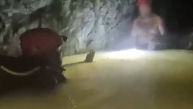 Horník přežil 14 dní v zatopeném dole.