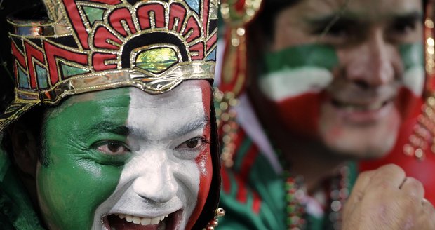 Fotbaloví fanoušci Mexika umí být horkokrevní - ilustr. foto