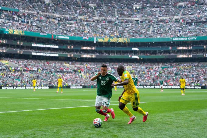 ONLINE: Mexiko - JAR 2:0. Domácí míří za výhrou, Jihoafričané dohrávají v devíti! ONLINE: Mexiko - JAR 2:0. Domácí míří za výhrou, Jihoafričané dohrávají v devíti!