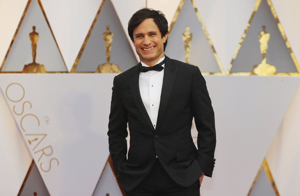 Mexický herec Gael Garcia Bernal odmítl při předávání Oscarů Trumpovu zeď.