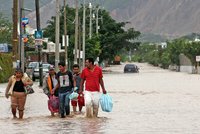 Mexiko bojuje s povodněmi, tři oběti a 600 lidí bez domova