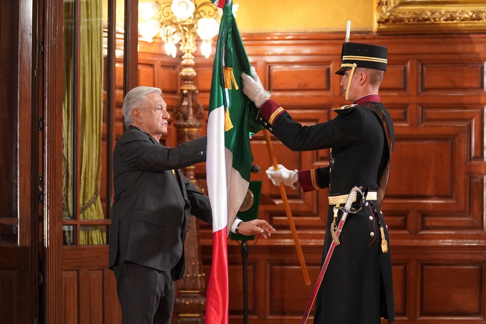 Mexický prezident López Obrador během oslav Dne nezávislosti (září 2023)