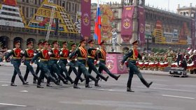 Vojenské přehlídky v Mexico City se zúčastnil i ruský regiment (září 2023).