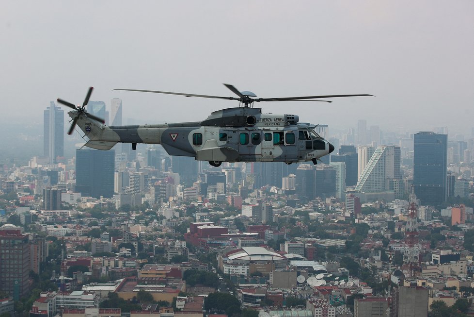 Vojenská přehlídka v Mexico City (září 2023)
