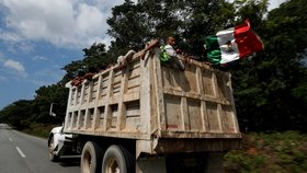 Účastníci tzv. karavany migrantů na cestě Mexikem