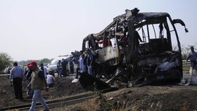 Děsivá nehoda autobusu v Mexiku: Nepřežilo 36 lidí