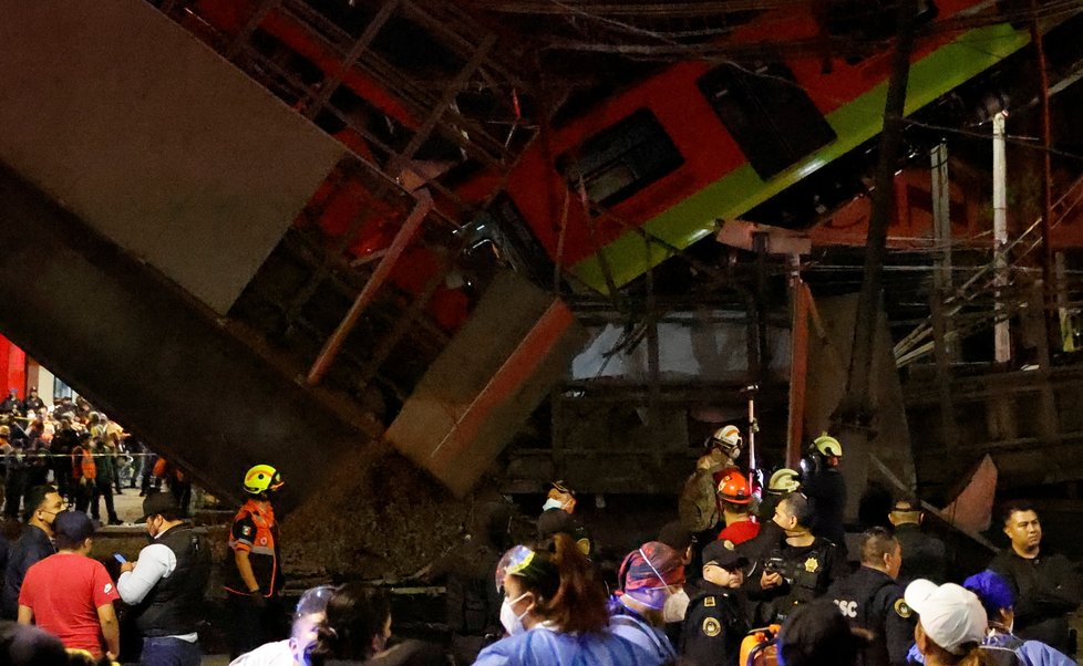 Nejméně 13 mrtvých si vyžádala nehoda v metru v hlavním městě Mexika (4.5.2021)