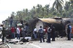 Tragická událost v Mexiku: 20 mrtvých po nehodě autobusu s cisternou benzinu.